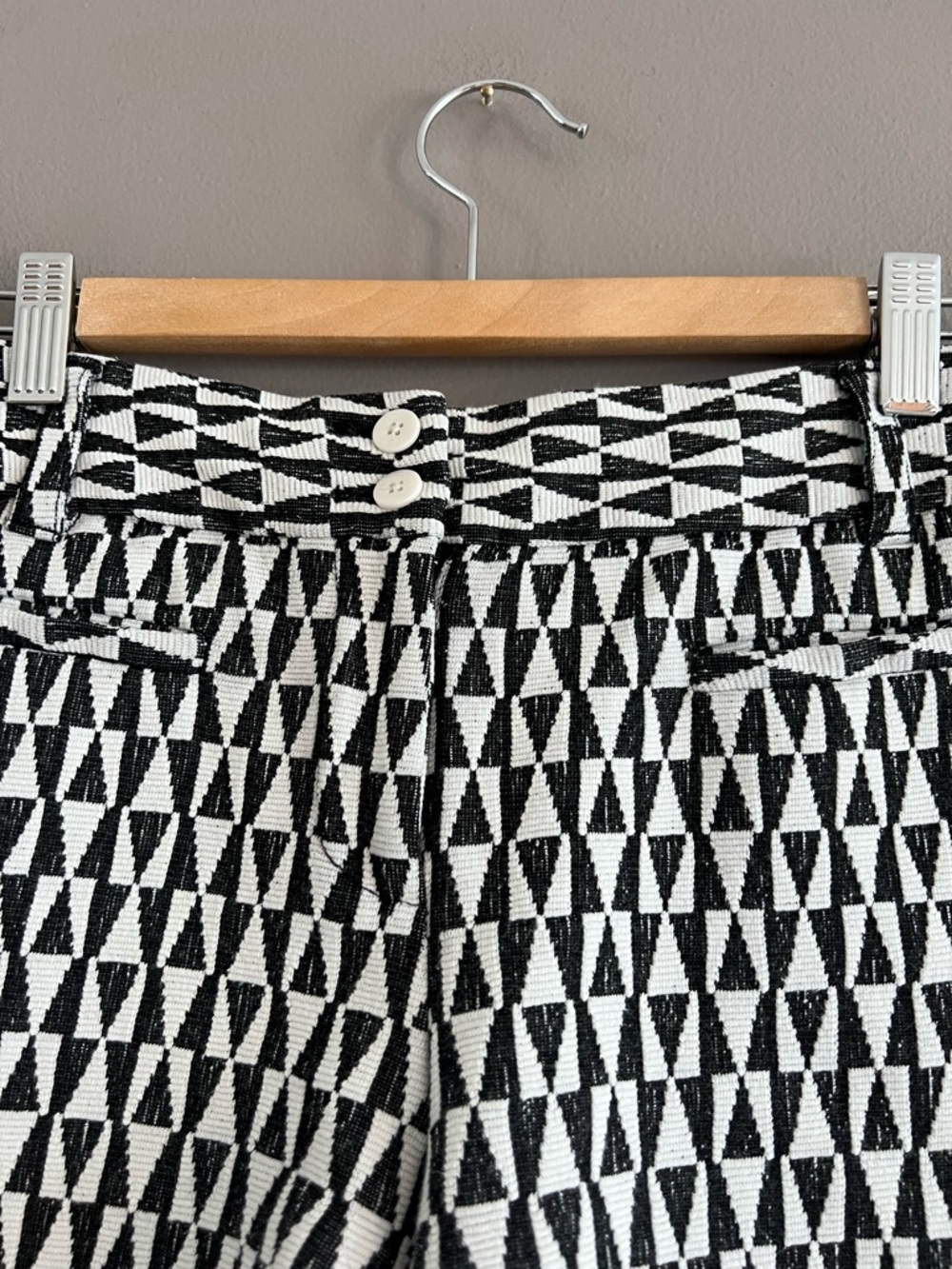 Cartonnier Anthropologie Women’s Black White Geometric Shorts Button Front Sz - Picture 3 of 10